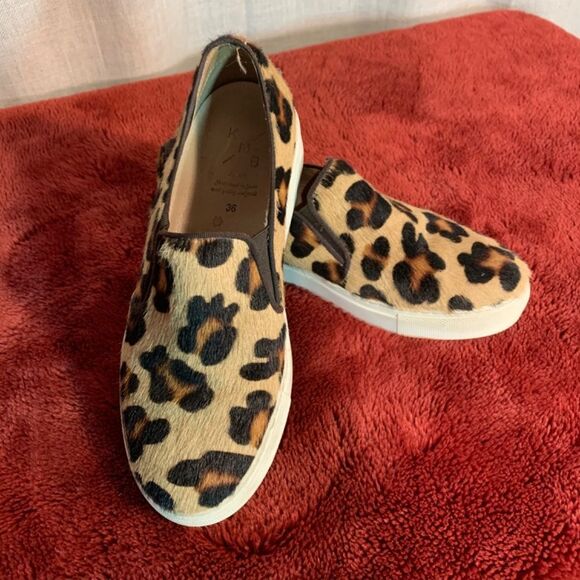 Leopard pony hair slip ons. - Picture 3 of 6